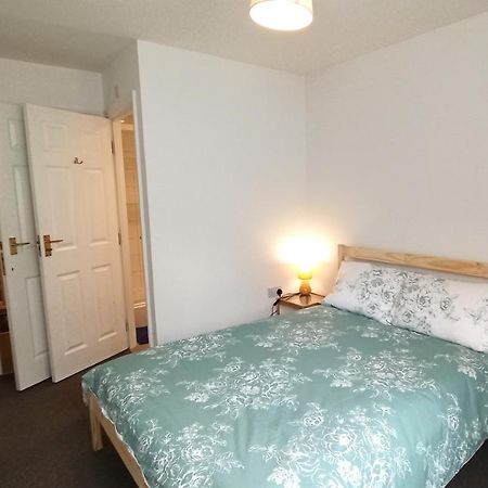 Bright, Chilled Ensuite Db Room In A Shared Flat! Лондон Экстерьер фото