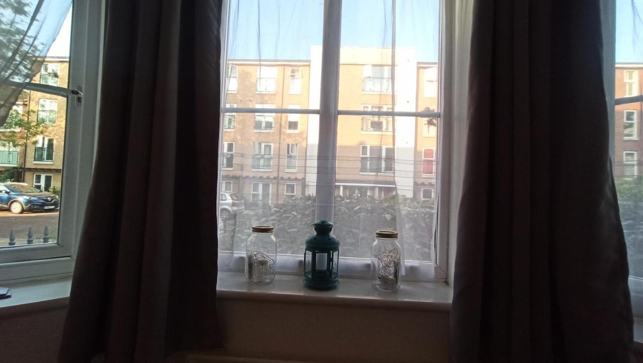 Bright, Chilled Ensuite Db Room In A Shared Flat! Лондон Экстерьер фото